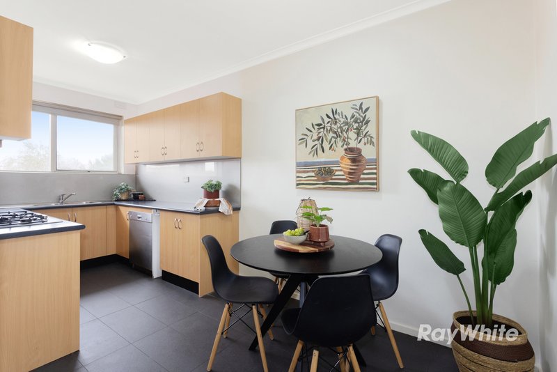 Photo - 6/21 Adelaide Street, Murrumbeena VIC 3163 - Image 4