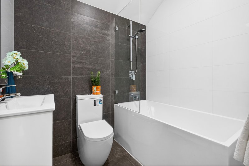 Photo - 6/21 Girraween Road, Girraween NSW 2145 - Image 7