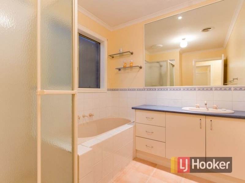 Photo - 6/21 Pakenham Road, Pakenham VIC 3810 - Image 6