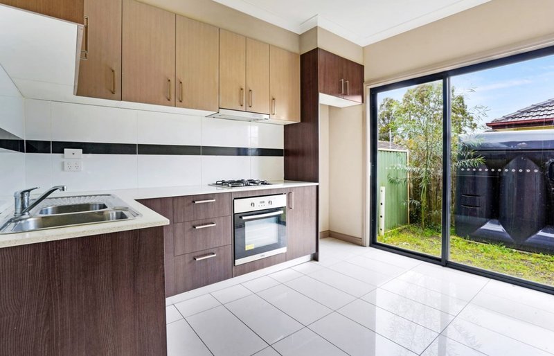 Photo - 6/21 Stuart Street, Noble Park VIC 3174 - Image 6