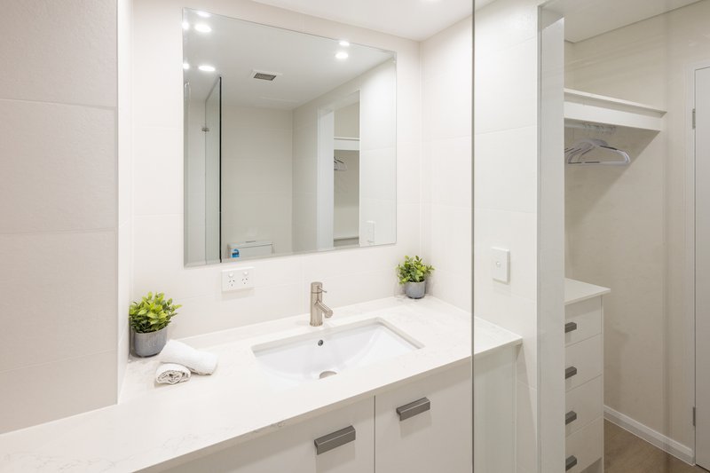 Photo - 6/22 Britannia Avenue, Broadbeach QLD 4218 - Image 10