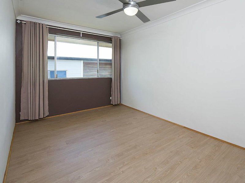 Photo - 6/22 Wooloowin Avenue, Wooloowin QLD 4030 - Image 6