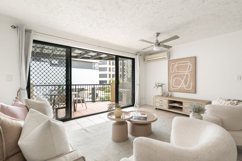 Photo - 6/240 Wellington Road, Kangaroo Point QLD 4169 - Image 1