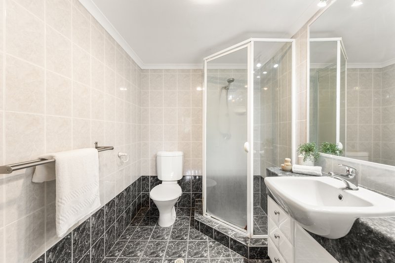 Photo - 6/240 Wellington Road, Kangaroo Point QLD 4169 - Image 8