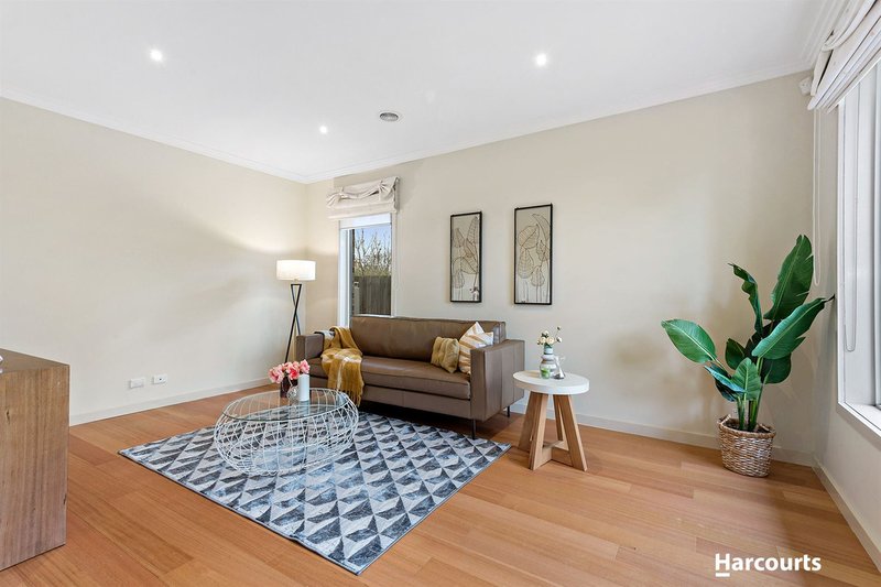 Photo - 6/245 Lawrence Road, Mount Waverley VIC 3149 - Image 2