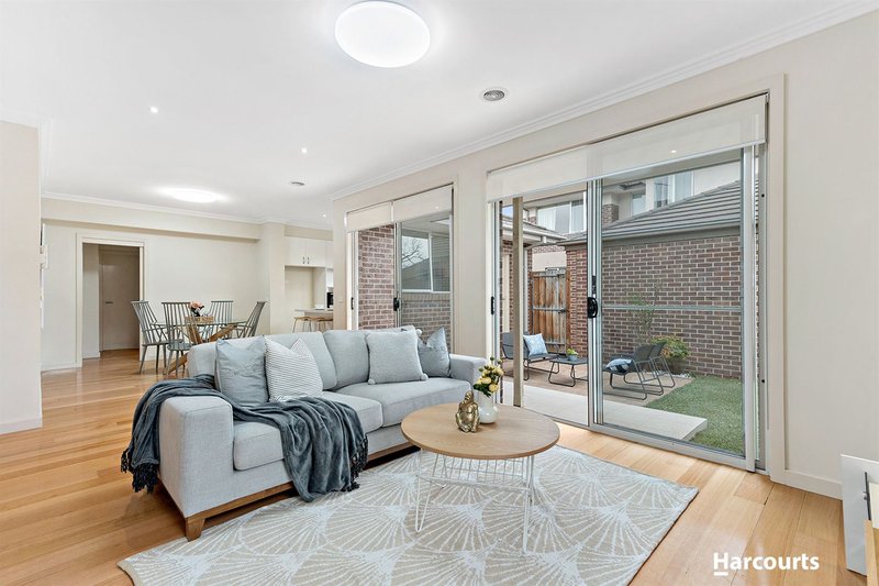 Photo - 6/245 Lawrence Road, Mount Waverley VIC 3149 - Image 3