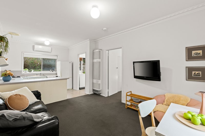 Photo - 6/247-249 Church Street, Herne Hill VIC 3218 - Image 5