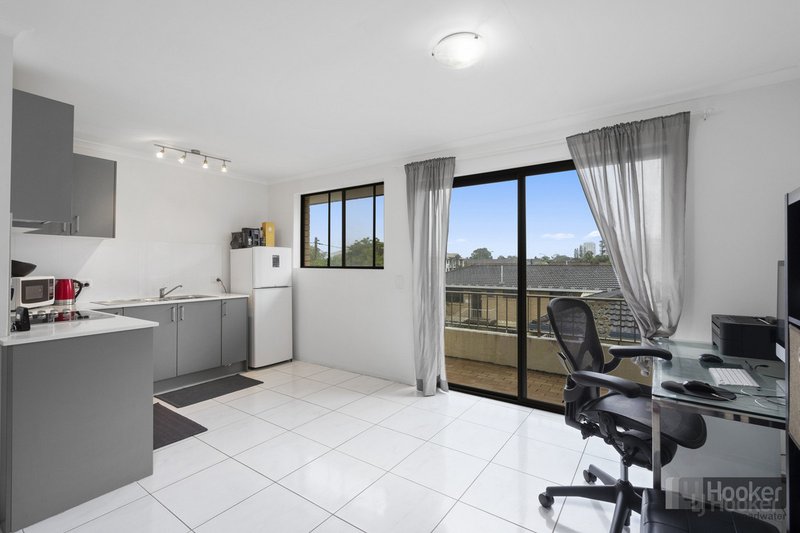 Photo - 6/25 Bath Street, Labrador QLD 4215 - Image 4