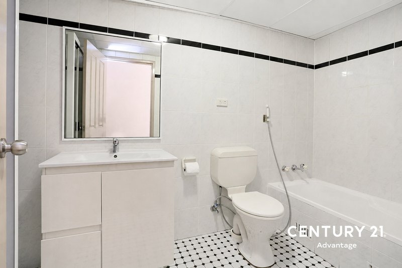 Photo - 6/253-255 Dunmore Street, Pendle Hill NSW 2145 - Image 5