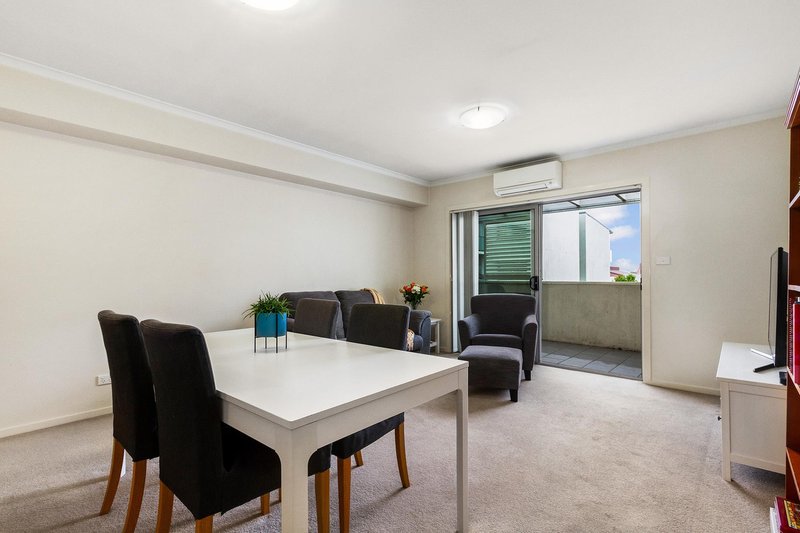 Photo - 62/58 Cowlishaw Street, Greenway ACT 2900 - Image 5