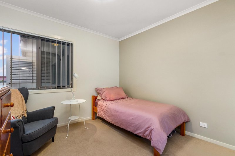 Photo - 62/58 Cowlishaw Street, Greenway ACT 2900 - Image 9