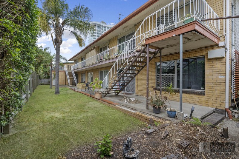 Photo - 6/26 Cronin Avenue, Main Beach QLD 4217 - Image 8