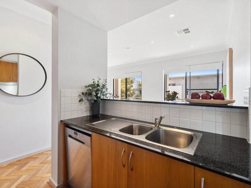 Photo - 6/26 Saunders Street, East Perth WA 6004 - Image 11