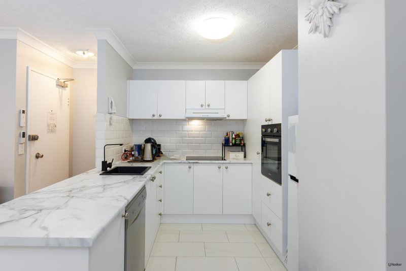 Photo - 6/27-29 Dutton Street, Coolangatta QLD 4225 - Image 6