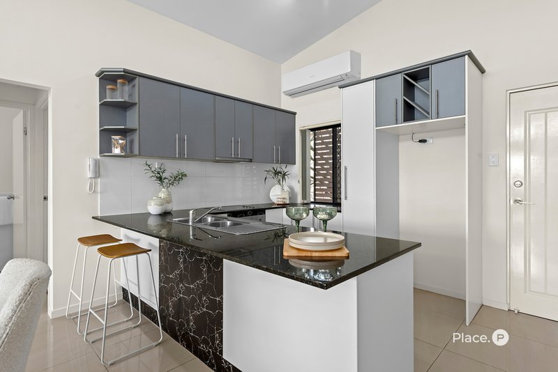 Photo - 6/27 Brinawa Street, Camp Hill QLD 4152 - Image 6