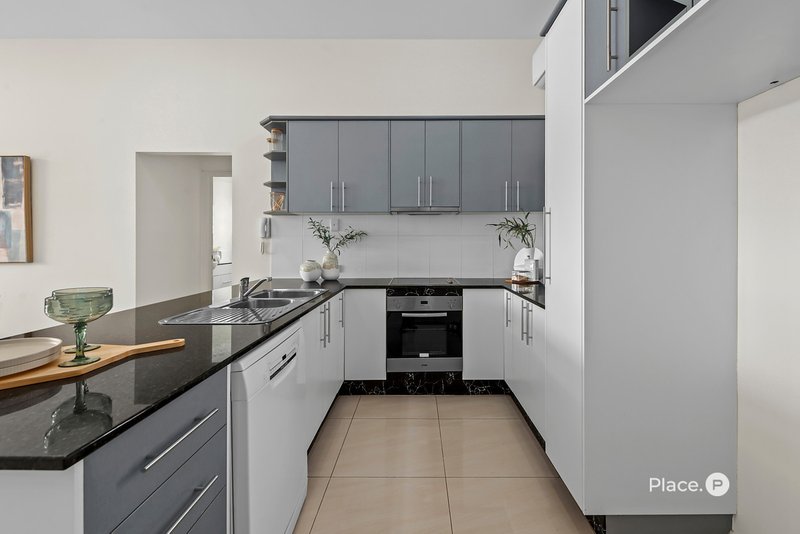 Photo - 6/27 Brinawa Street, Camp Hill QLD 4152 - Image 15