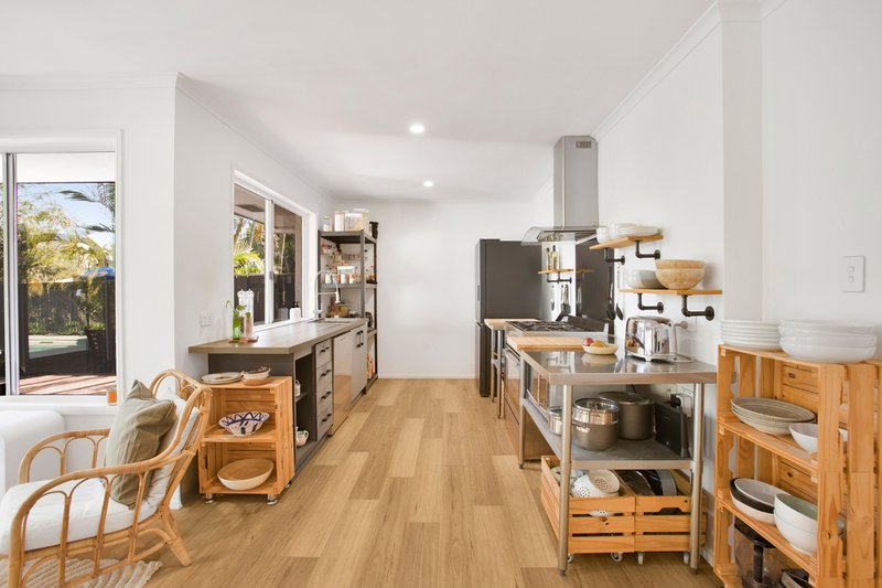 Photo - 627 David Low Way, Pacific Paradise QLD 4564 - Image 4