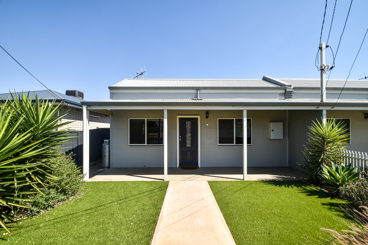 628 BERYL STREET, Broken Hill NSW 2880 - Image 2