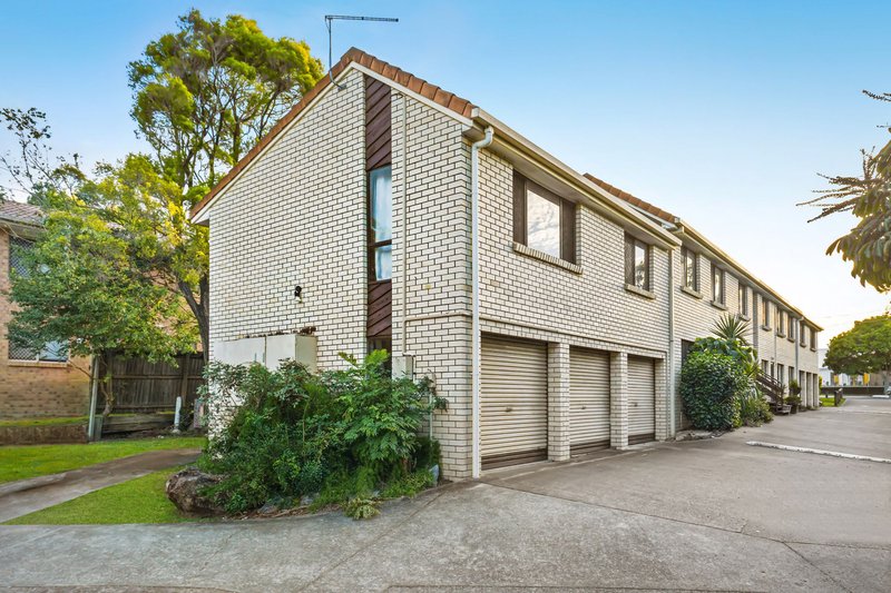 Photo - 6/28 Defiance Road, Logan Central QLD 4114 - Image 2