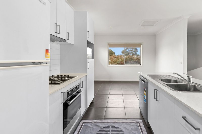 Photo - 6/29 Ardsley Circuit, Craigieburn VIC 3064 - Image 4