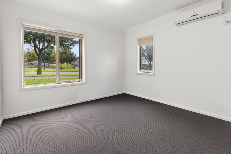 Photo - 6/29 Ardsley Circuit, Craigieburn VIC 3064 - Image 13