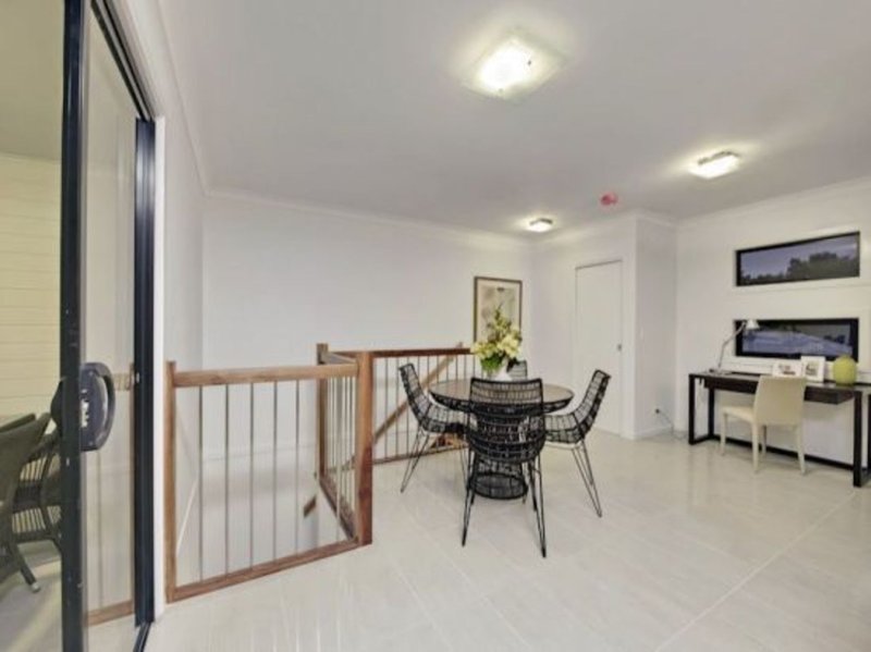 Photo - 6/29 Brown St , Camp Hill QLD 4152 - Image 6