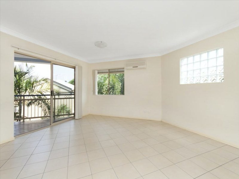 Photo - 6/29 Crown Street, Holland Park West QLD 4121 - Image 2