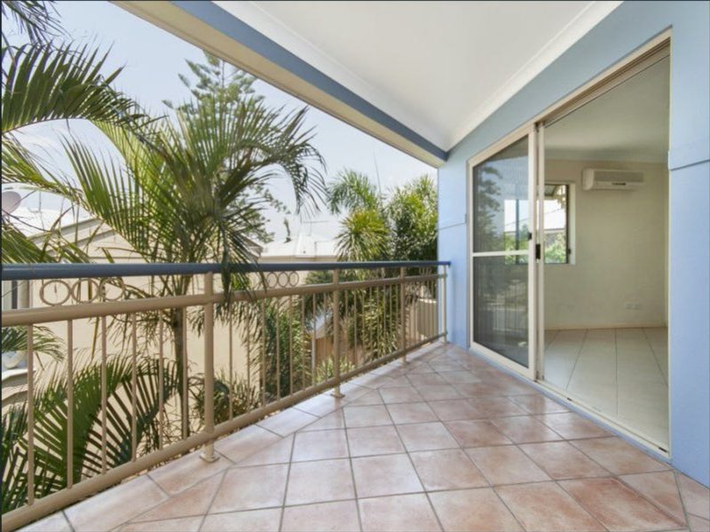 Photo - 6/29 Crown Street, Holland Park West QLD 4121 - Image 4