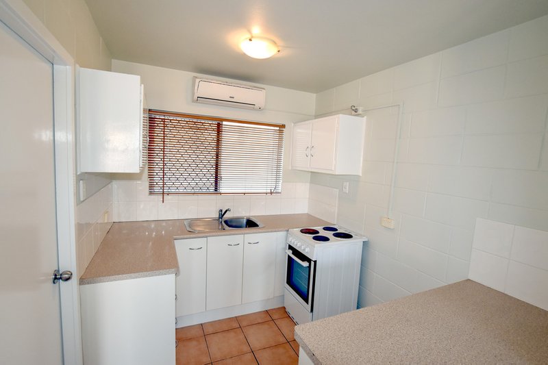 Photo - 6/29 Off Street, Gladstone Central QLD 4680 - Image 2