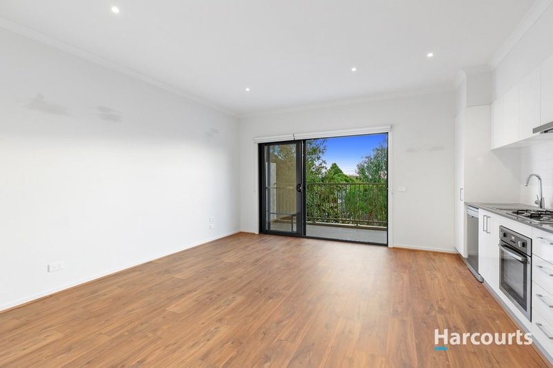 Photo - 6/29 Stamford Crescent, Rowville VIC 3178 - Image 3