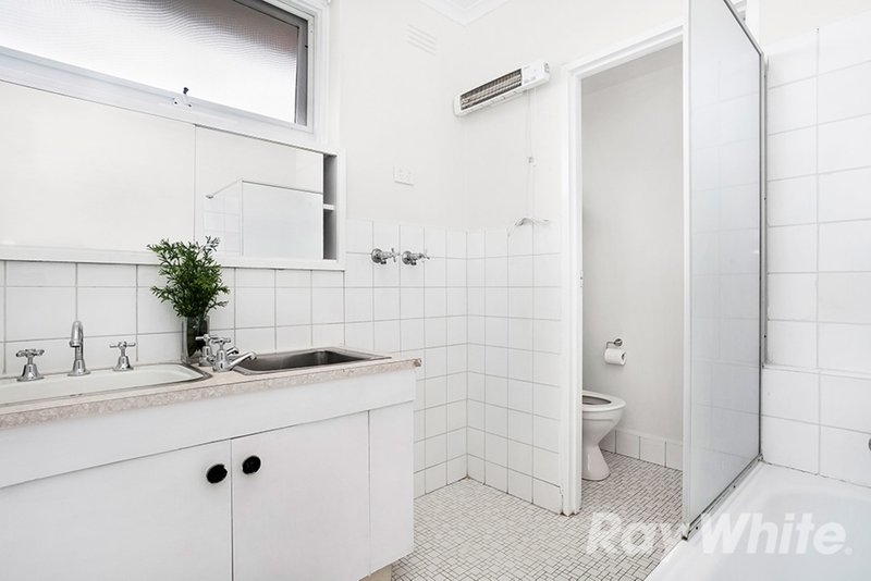 Photo - 6/2A Frogmore Road, Carnegie VIC 3163 - Image 5