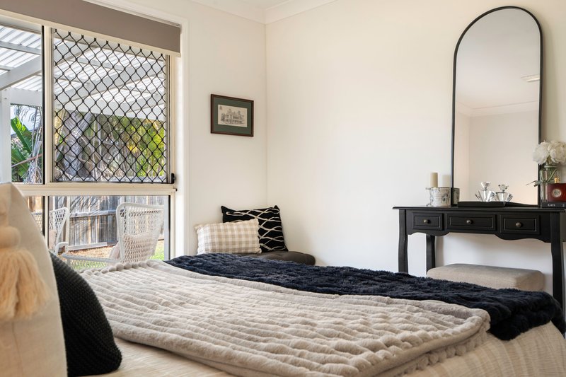 Photo - 62A Lagoon Crescent, Bellbowrie QLD 4070 - Image 11