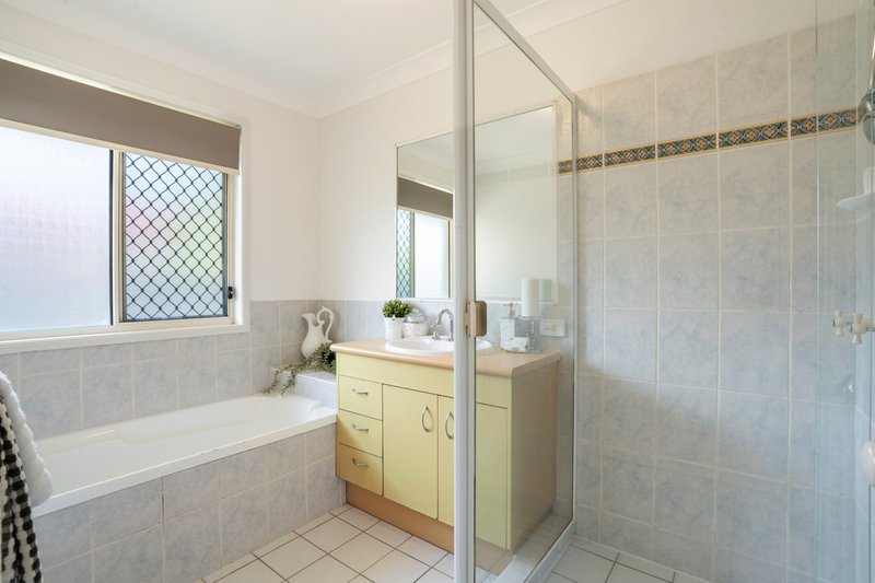 Photo - 62A Lagoon Crescent, Bellbowrie QLD 4070 - Image 17