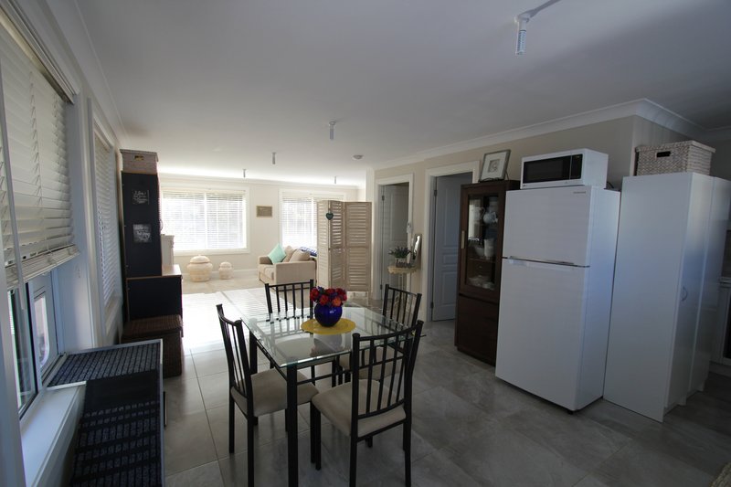 Photo - 62A Pleasure Point Road, Pleasure Point NSW 2172 - Image 5