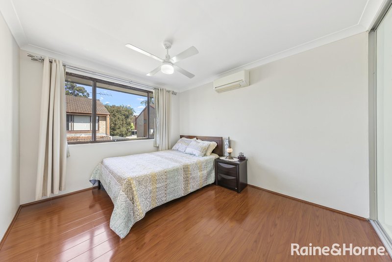 Photo - 6/3 Amaranthus Place, Macquarie Fields NSW 2564 - Image 6