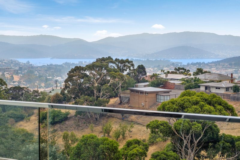 Photo - 63 Athleen Avenue, Lenah Valley TAS 7008 - Image 6