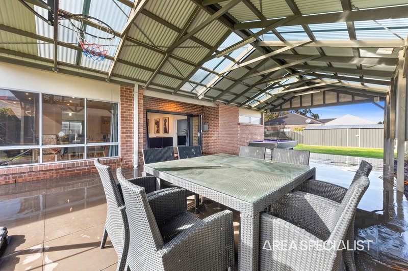 Photo - 63 Banjo Paterson Drive, Pakenham VIC 3810 - Image 16