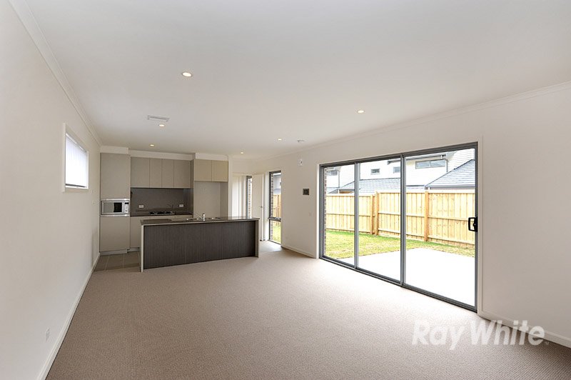 Photo - 63 Bloom Avenue, Wantirna South VIC 3152 - Image 2