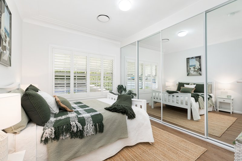 Photo - 63 Bunarba Road, Gymea Bay NSW 2227 - Image 6