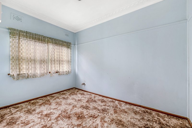 Photo - 63 Cambridge Avenue, Bankstown NSW 2200 - Image 5