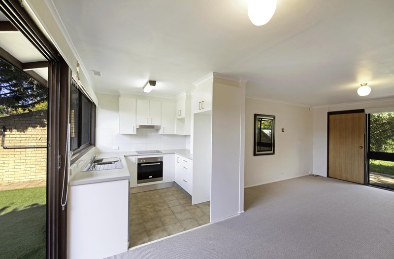 Photo - 63 Canopus Crescent, Giralang ACT 2617 - Image 2