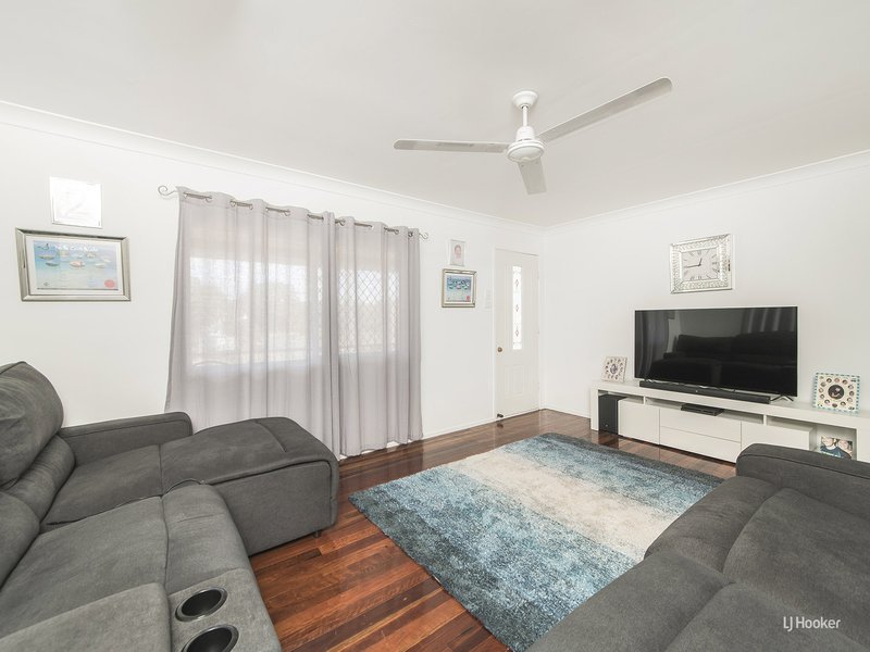 Photo - 63 Capricorn Crescent, Norman Gardens QLD 4701 - Image 3