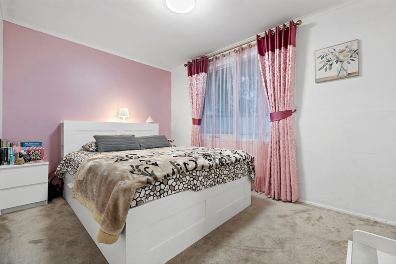 Photo - 63 Chartwell Drive, Wantirna VIC 3152 - Image 8