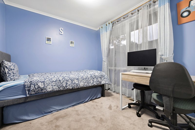 Photo - 63 Chartwell Drive, Wantirna VIC 3152 - Image 9