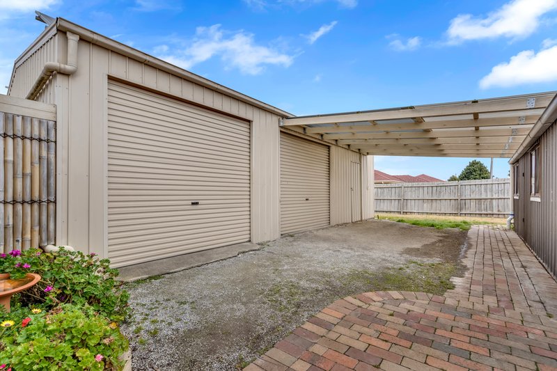 Photo - 63 Cimberwood Drive, Craigieburn VIC 3064 - Image 15