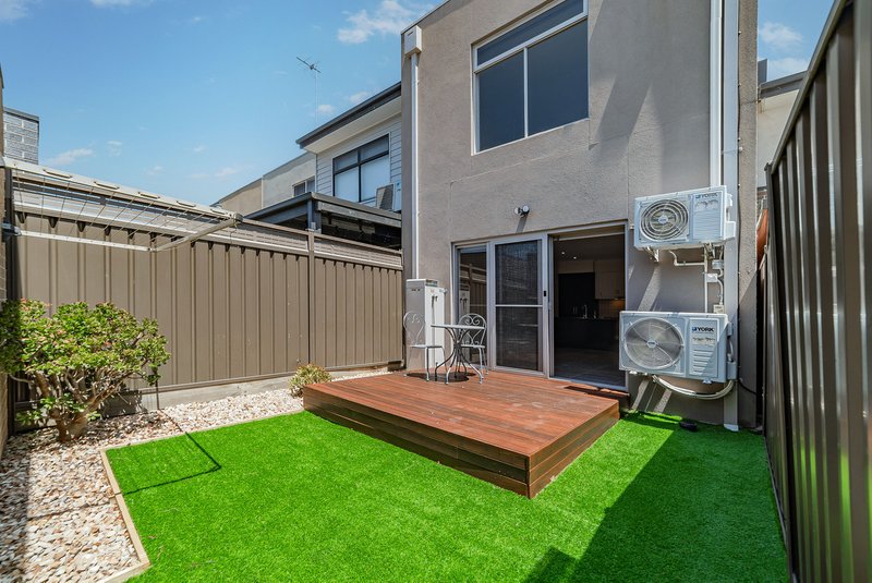 Photo - 63 Clarendon Avenue, Craigieburn VIC 3064 - Image 22