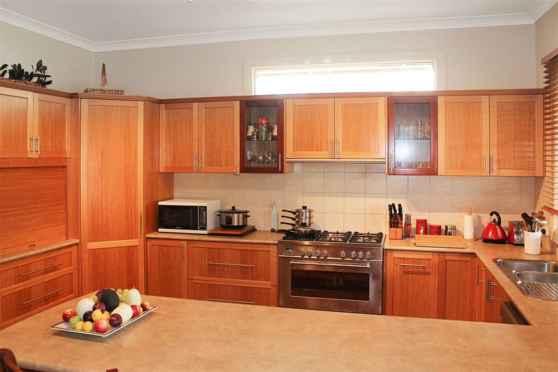 Photo - 63 Commercial Road, Yarram VIC 3971 - Image 3