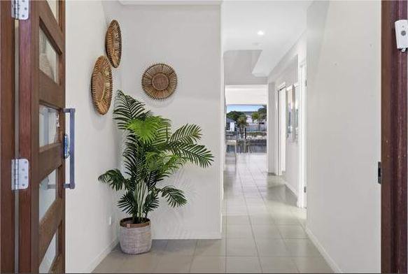 Photo - 63 Cova Boulevard, Hope Island QLD 4212 - Image 15