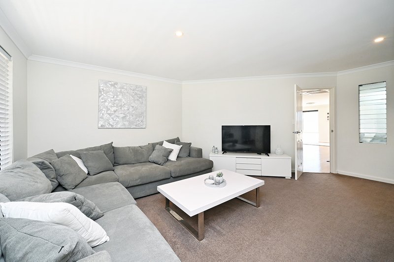 Photo - 63 Cristobal Crescent, Mindarie WA 6030 - Image 3