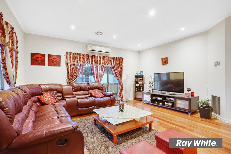 Photo - 63 Deloraine Drive, Hoppers Crossing VIC 3029 - Image 17